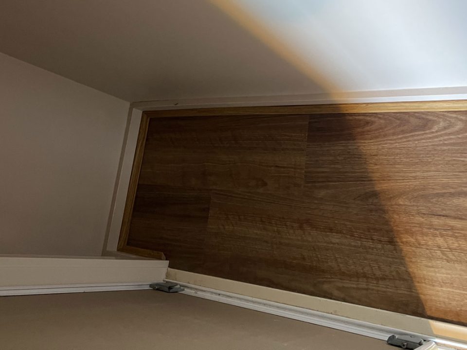 gallery-item